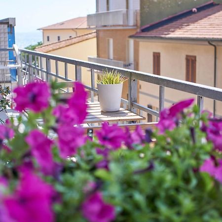 Affittacamere Via Roma 12 Follonica Dış mekan fotoğraf