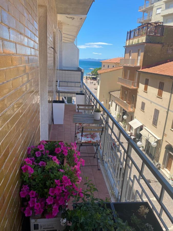 Affittacamere Via Roma 12 Follonica Dış mekan fotoğraf